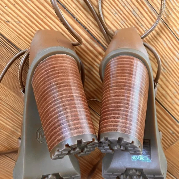 NWOB MICHEAL Micheal Kors Vero Leather Platform
Sandal in Luggage Sz 10. - Picture 11 of 12